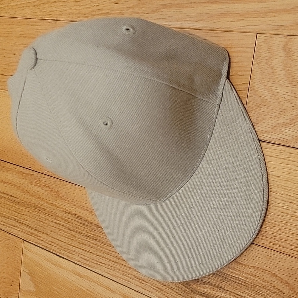 Fitted hat - Picture 6 of 7